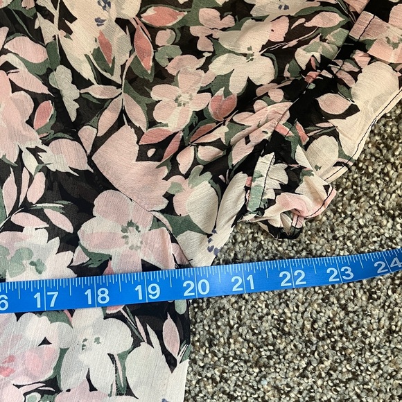 Everleigh Pink and Black Floral Blouse - Picture 7 of 8